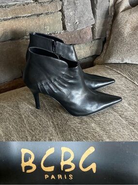 Y2K BCBG Paris Pointed Toe Black Boot